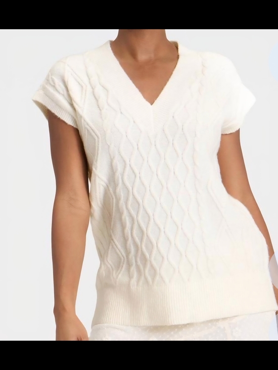 Universal Thread Sweaters - Universal Thread Cream Oversized Cable-Knit V-Neck Sweater Vest